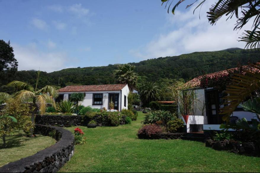 Jardim do Triângulo - Alojamento local Manadas Extérieur photo